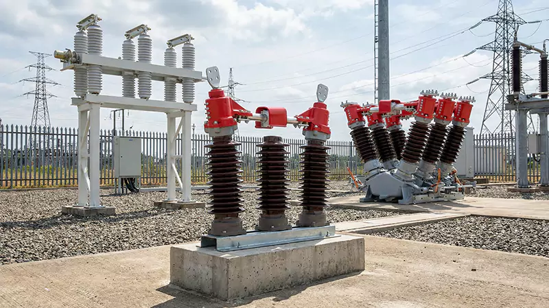 Umahluko phakathi kwee-breakers zesiphaluka kunye nokuqhawula ukudibanisa